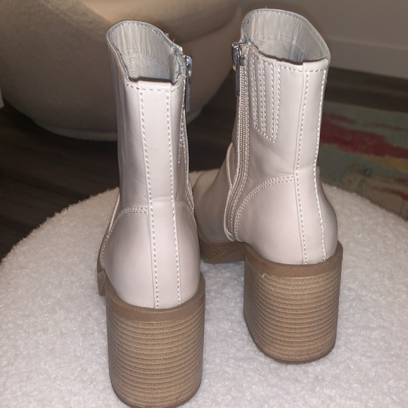Universal Thread Jenna Platform Cream Boots - Picture 5 of 6